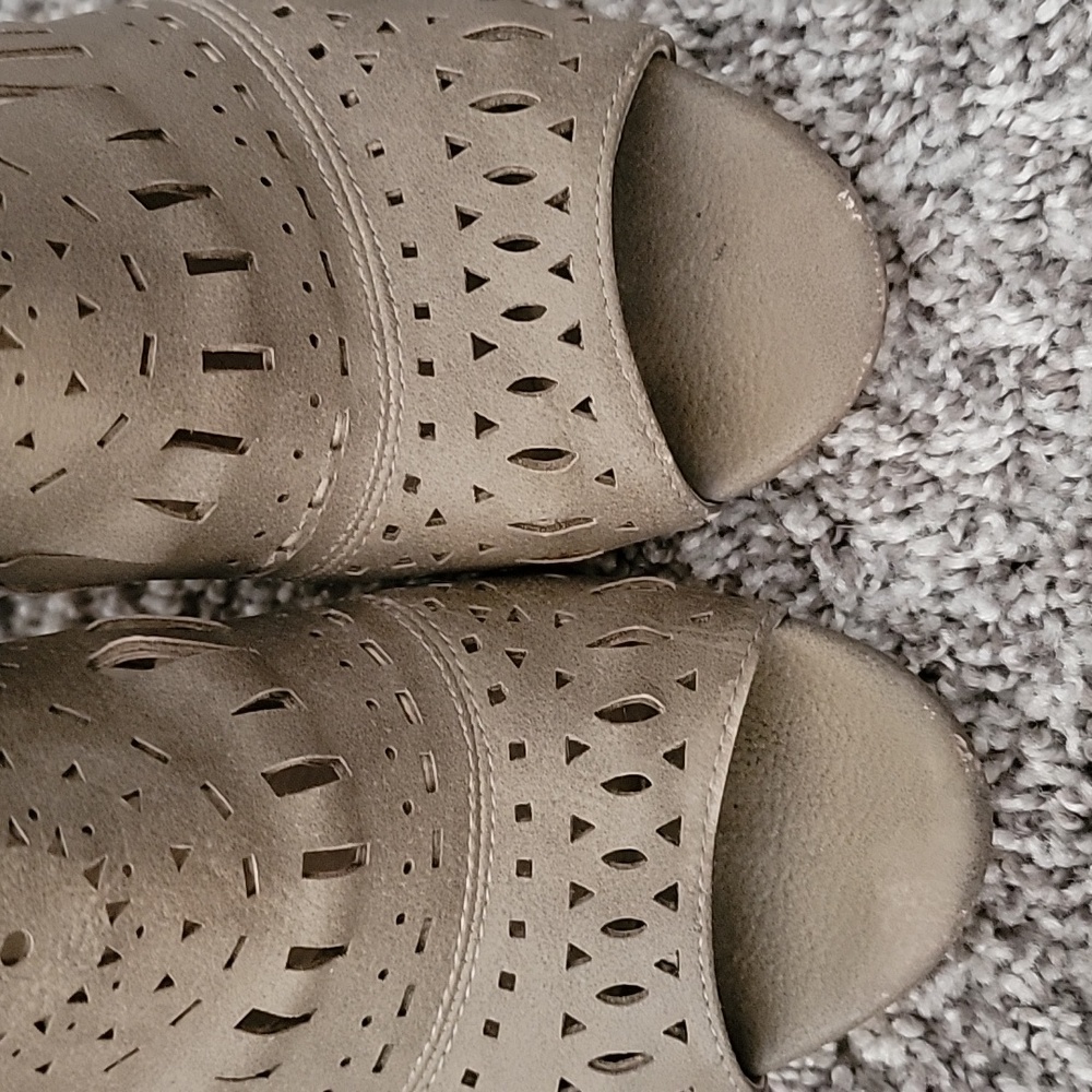 Open toe booties - Picture 3 of 4